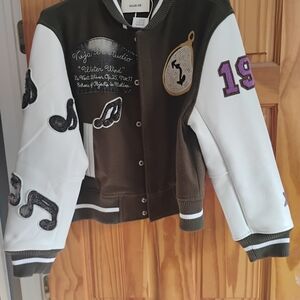 Stylish Kids Music Note Jacket - Brown and White